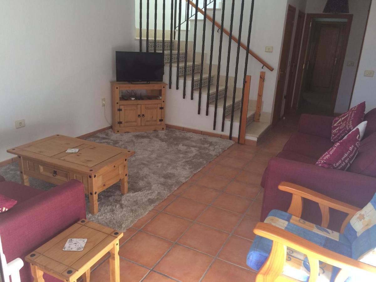 Puerto De Mazarron Large House With Roof Terrace & Sea Views-5 Guests Have 3 Bedrooms & 1 To 4 Guests Have 2 Bedrooms Exterior photo