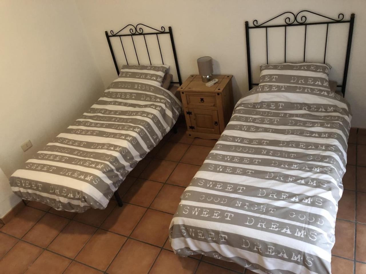 Puerto De Mazarron Large House With Roof Terrace & Sea Views-5 Guests Have 3 Bedrooms & 1 To 4 Guests Have 2 Bedrooms Exterior photo